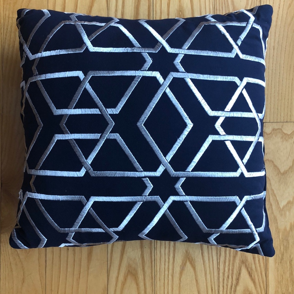 Decorative throw pillow